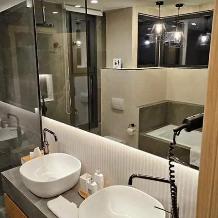 Estellar Villas, 50meters From The Sea 新马尔马拉斯