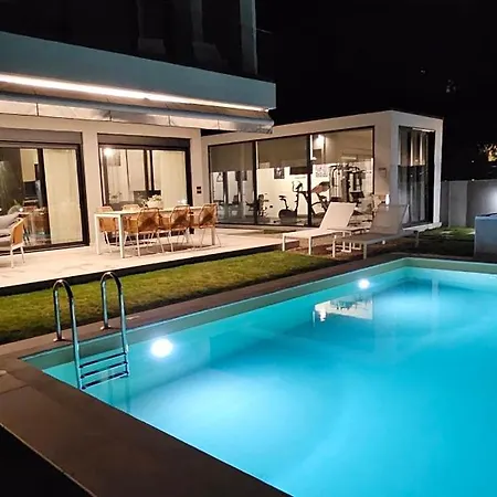 Estellar Villas, 50meters From The Sea וילה נאוס מרמרס