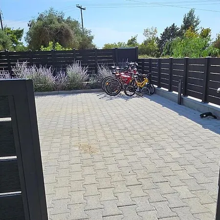 Estellar Villas, 50meters From The Sea 新马尔马拉斯